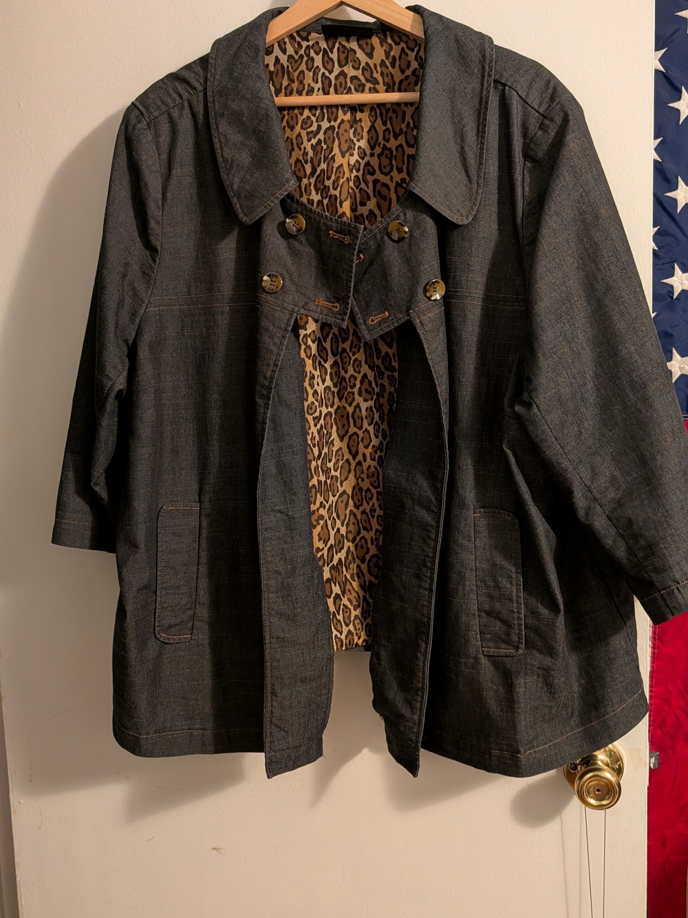 Avenue Light Coat with Leopard Lining 22w